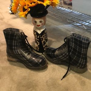 Dirty laundry plastic booties hardly worn size 7.